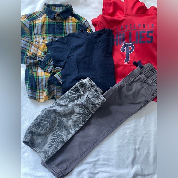 Boys 6/7 Bundle - Phillies Hoodie, Cotton Flannel, Navy Tee, Shorts, Pull Pants - Picture 13 of 16